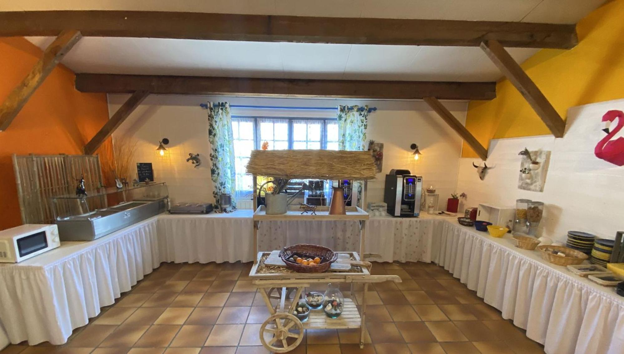 איגוס-מורטס Hotel Des 4 Vents "Esprit Camargue" מראה חיצוני תמונה