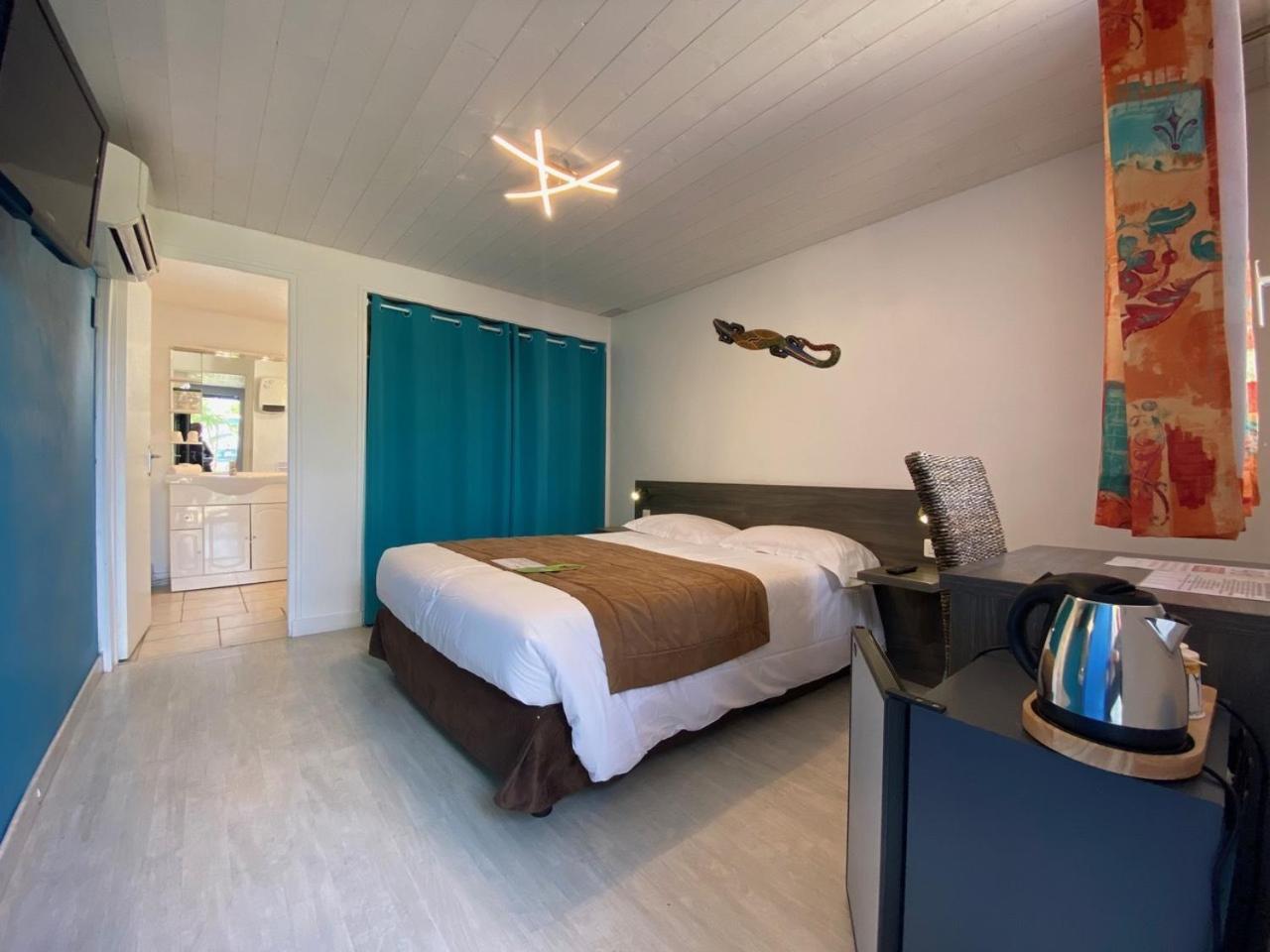 איגוס-מורטס Hotel Des 4 Vents "Esprit Camargue" מראה חיצוני תמונה
