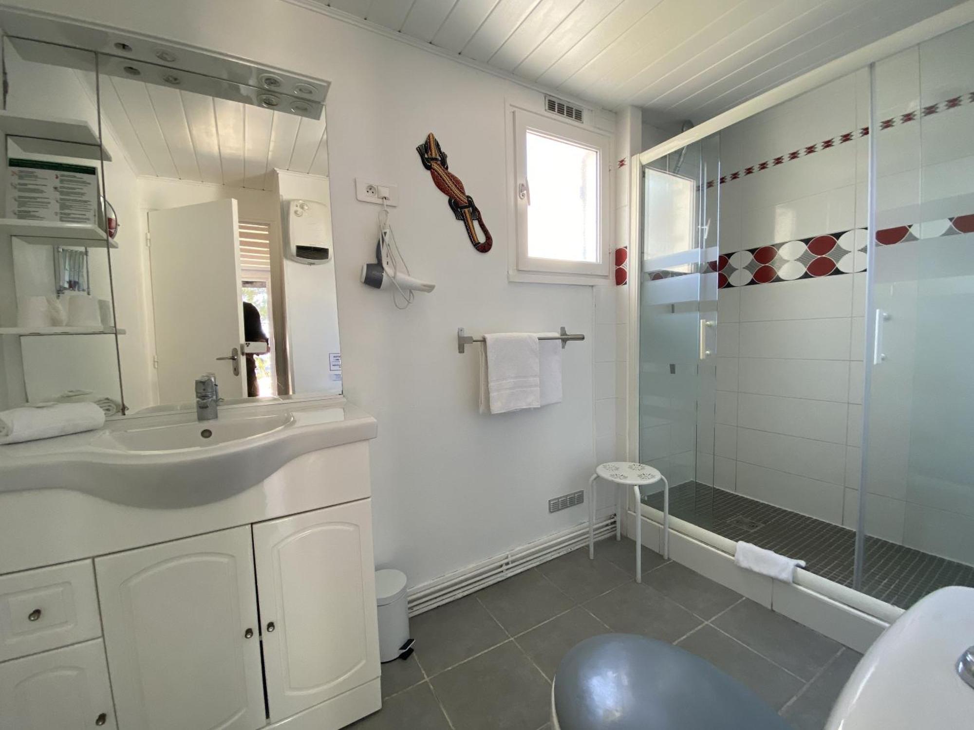 איגוס-מורטס Hotel Des 4 Vents "Esprit Camargue" חדר תמונה