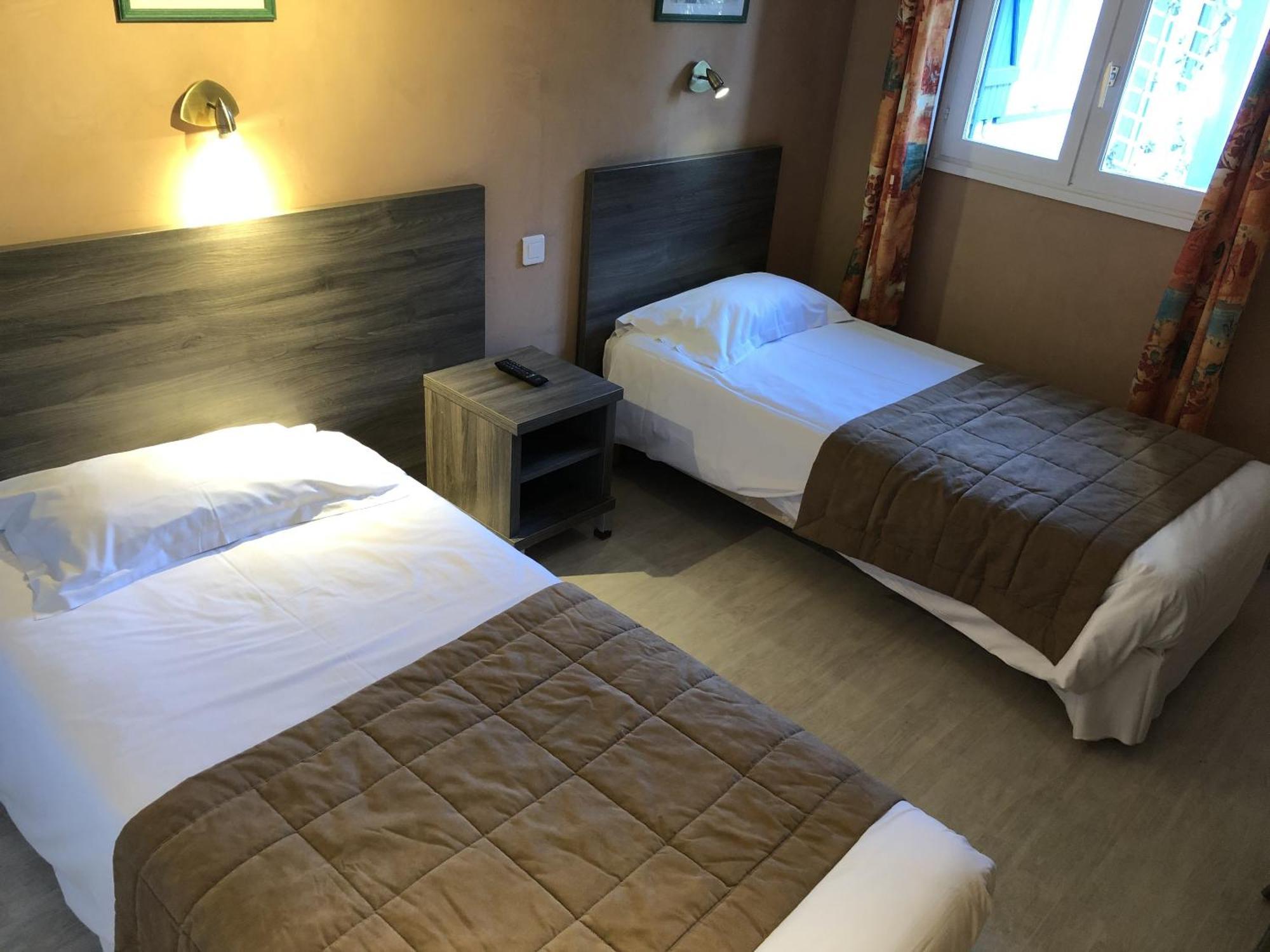 איגוס-מורטס Hotel Des 4 Vents "Esprit Camargue" חדר תמונה