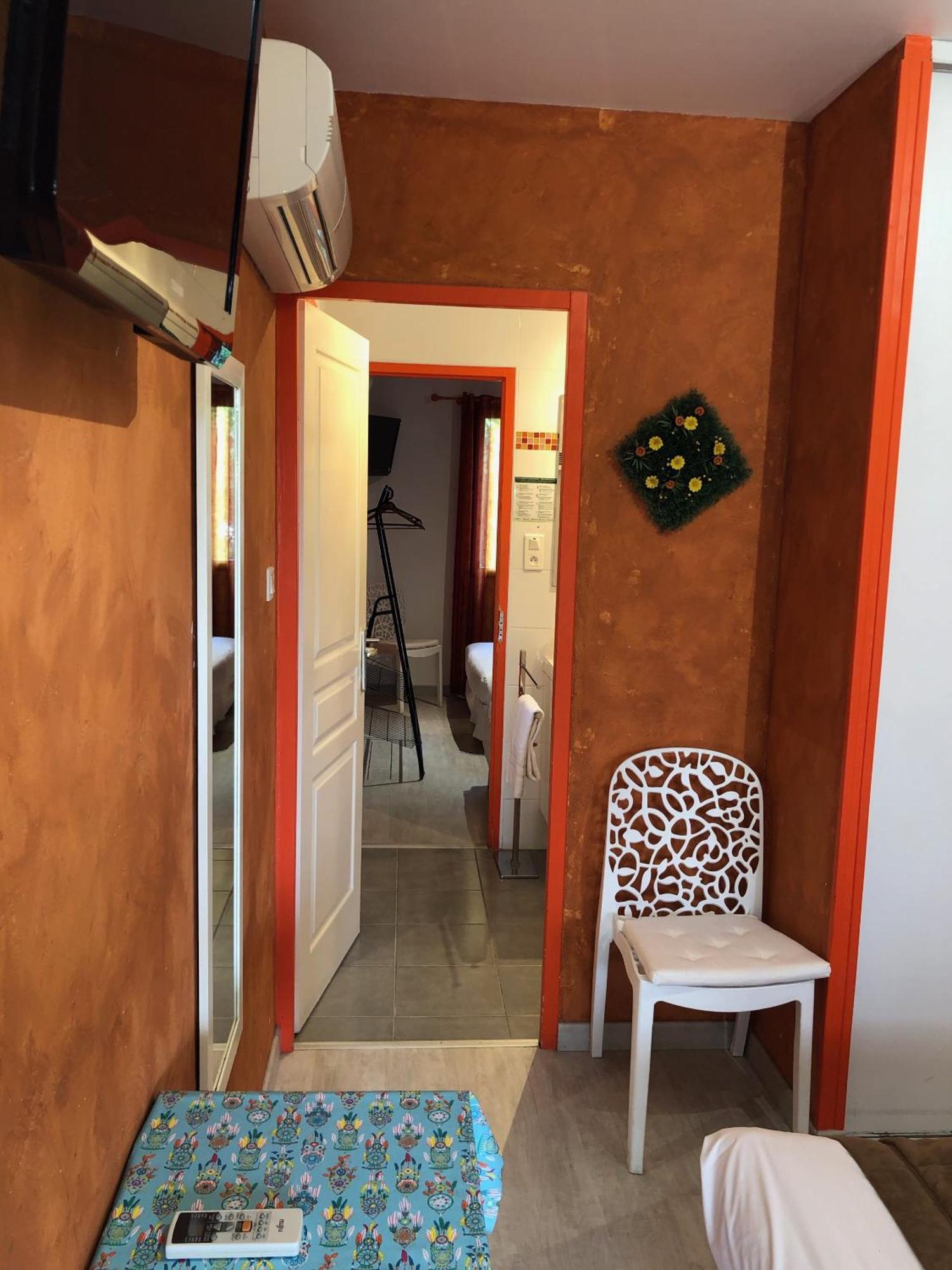 איגוס-מורטס Hotel Des 4 Vents "Esprit Camargue" חדר תמונה