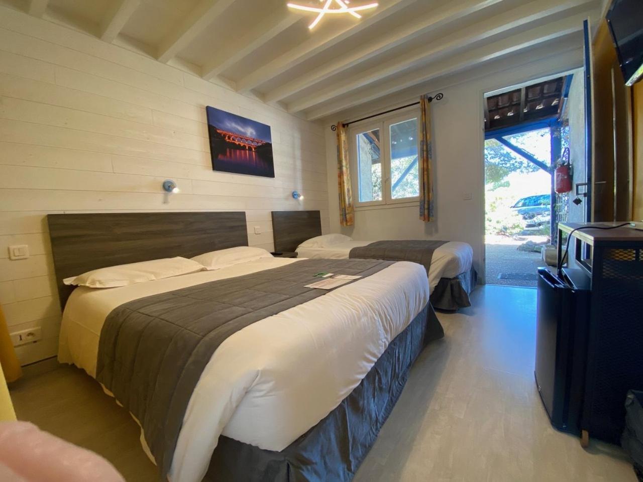 איגוס-מורטס Hotel Des 4 Vents "Esprit Camargue" מראה חיצוני תמונה