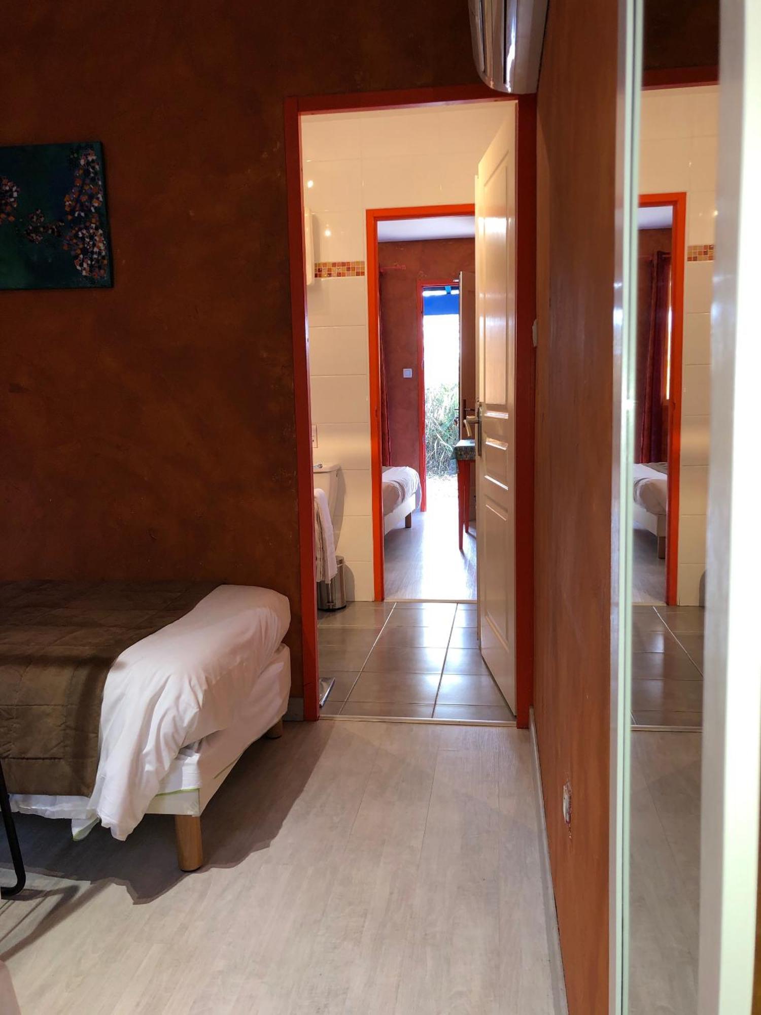 איגוס-מורטס Hotel Des 4 Vents "Esprit Camargue" חדר תמונה