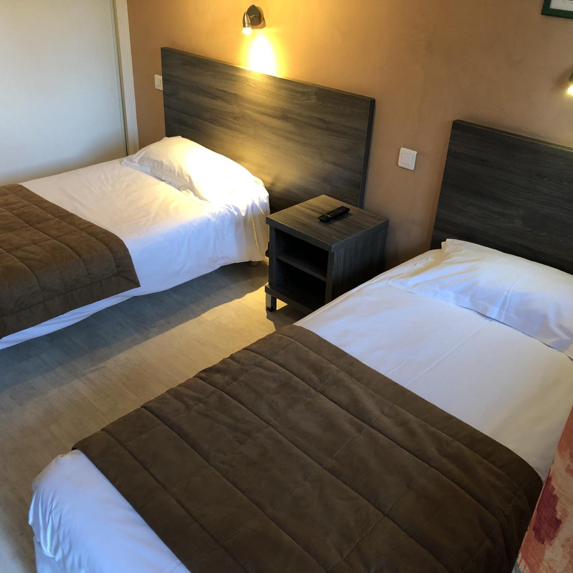 איגוס-מורטס Hotel Des 4 Vents "Esprit Camargue" חדר תמונה