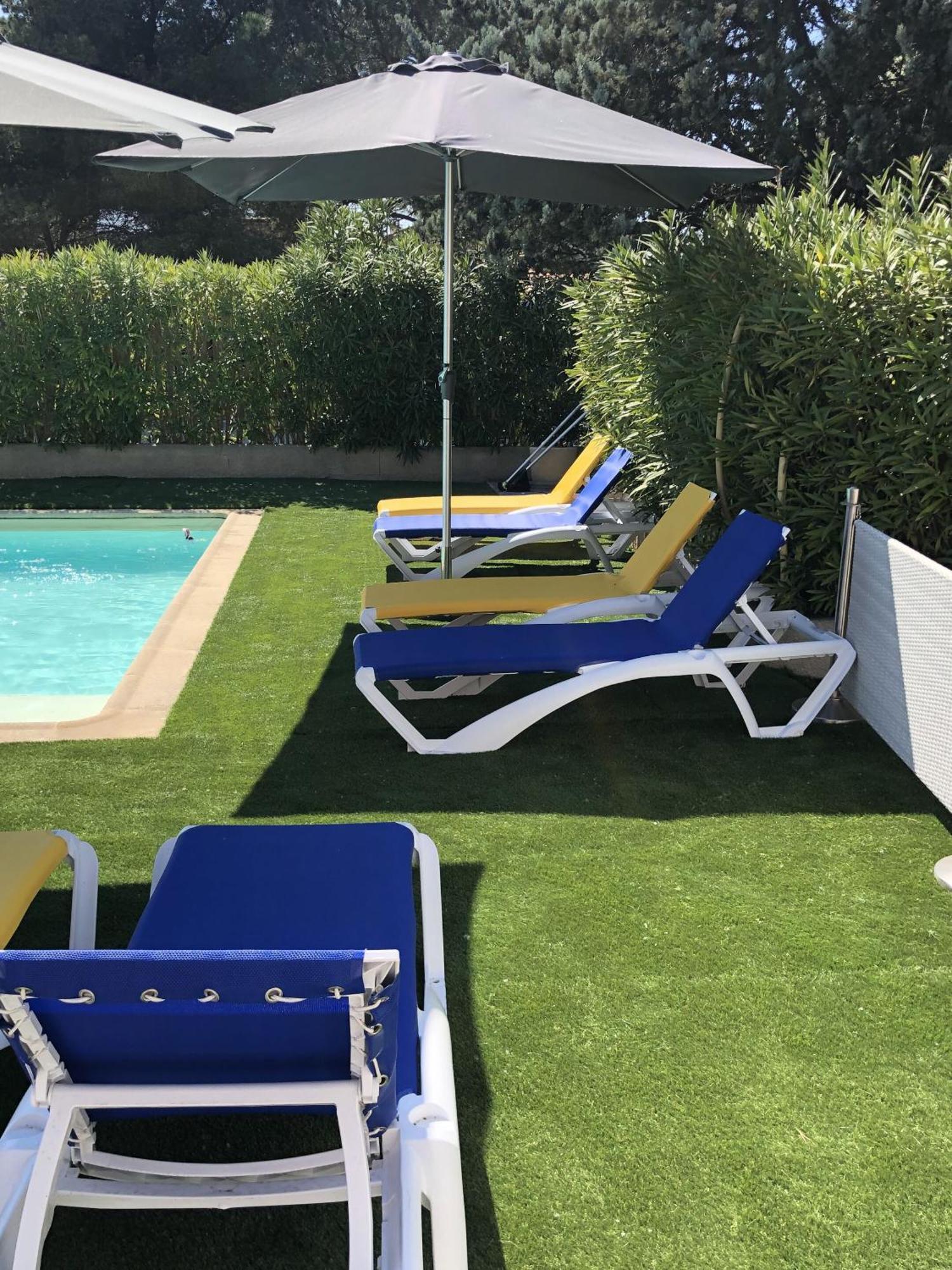 איגוס-מורטס Hotel Des 4 Vents "Esprit Camargue" מראה חיצוני תמונה