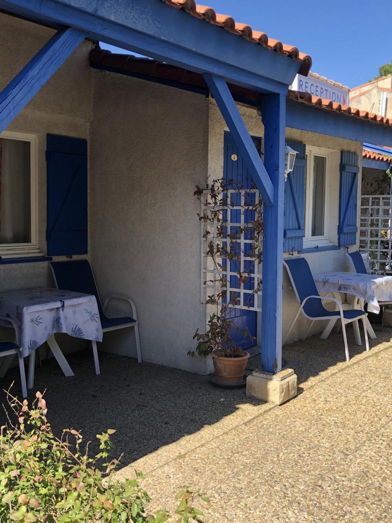 איגוס-מורטס Hotel Des 4 Vents "Esprit Camargue" מראה חיצוני תמונה