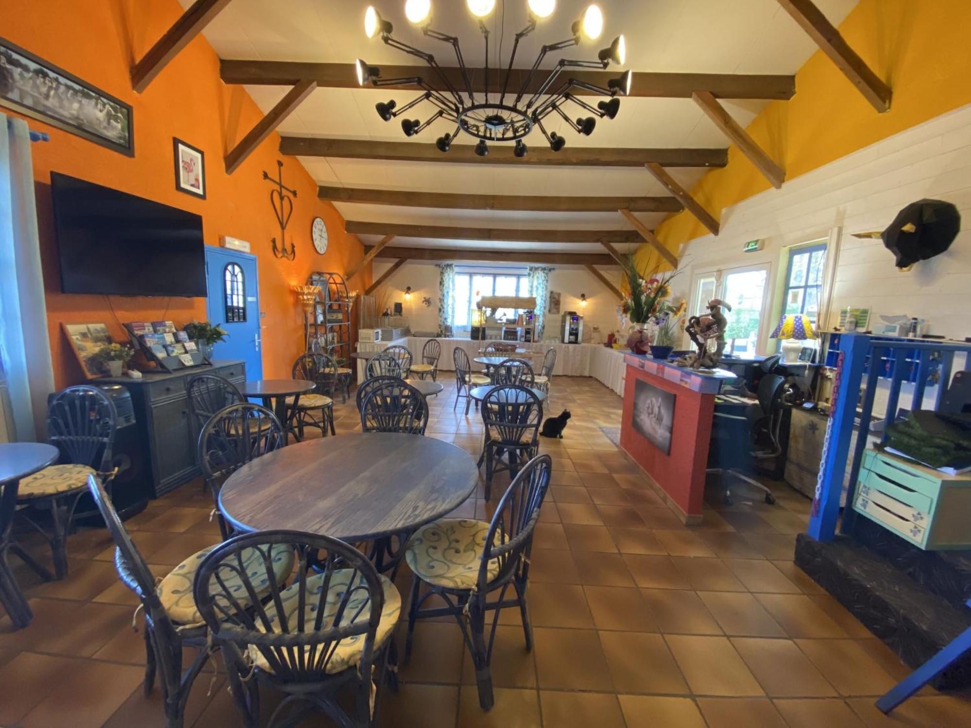 איגוס-מורטס Hotel Des 4 Vents "Esprit Camargue" מראה חיצוני תמונה