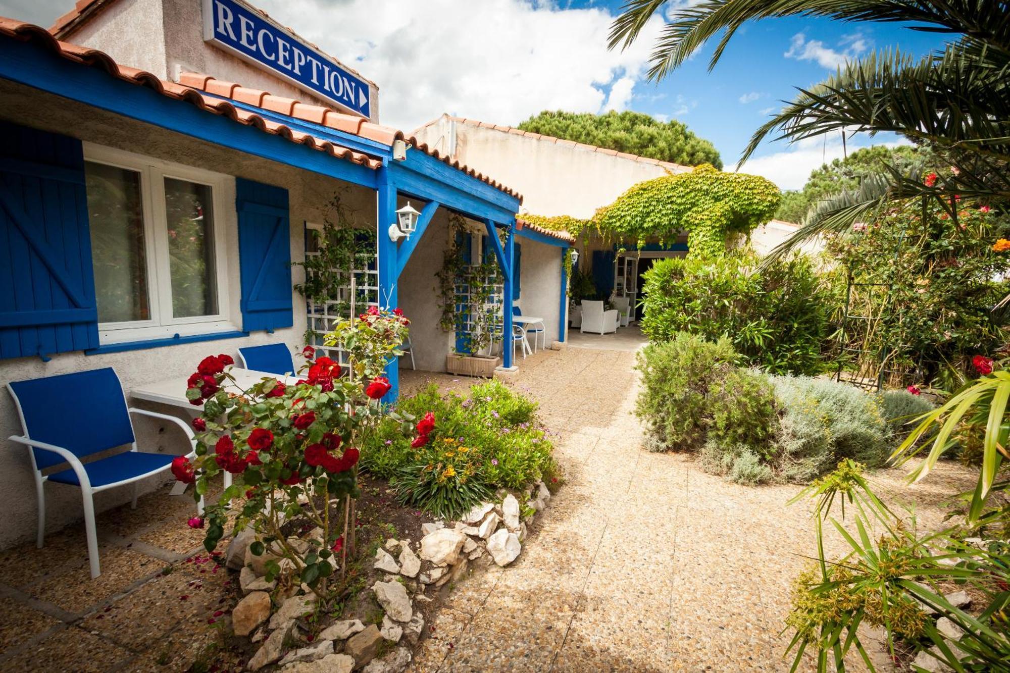 איגוס-מורטס Hotel Des 4 Vents "Esprit Camargue" מראה חיצוני תמונה
