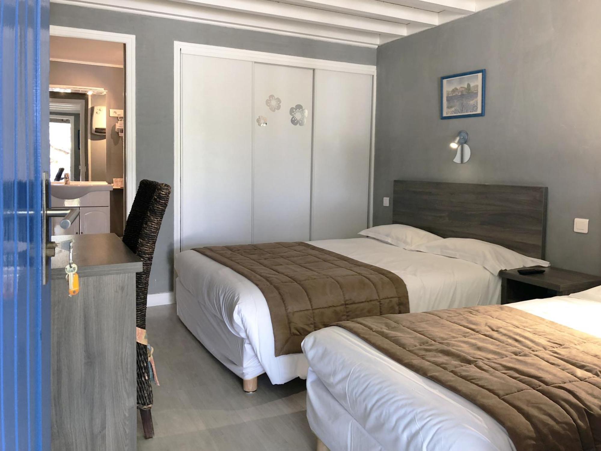 איגוס-מורטס Hotel Des 4 Vents "Esprit Camargue" מראה חיצוני תמונה